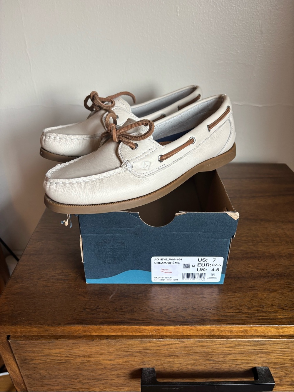 Sperry Topsider Cream Leather Boat Shoes